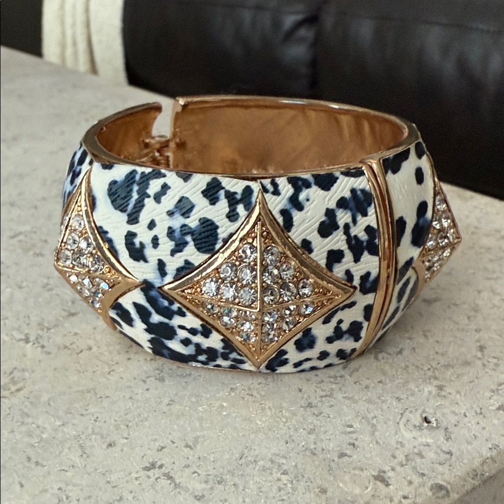 JTV Gold and Black Animal Print Bracelet - Picture 3 of 3